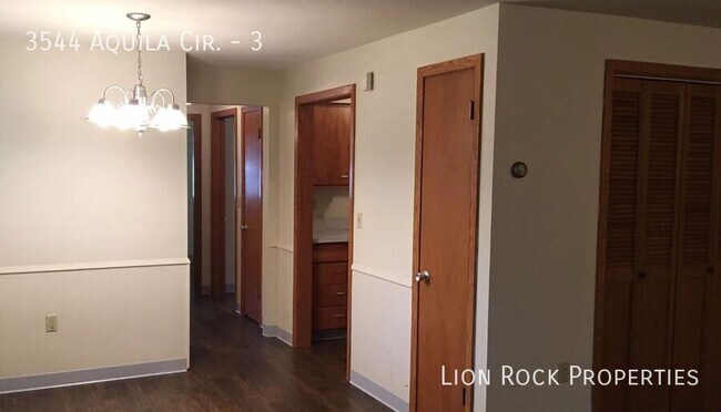 Foto del edificio - 3544 Aquila Cir