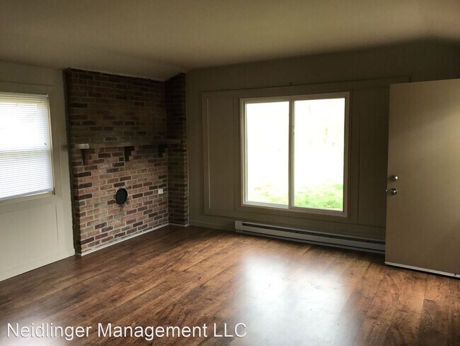 Building Photo - 1 br, 1 bath House - 4 Walnut Lane
