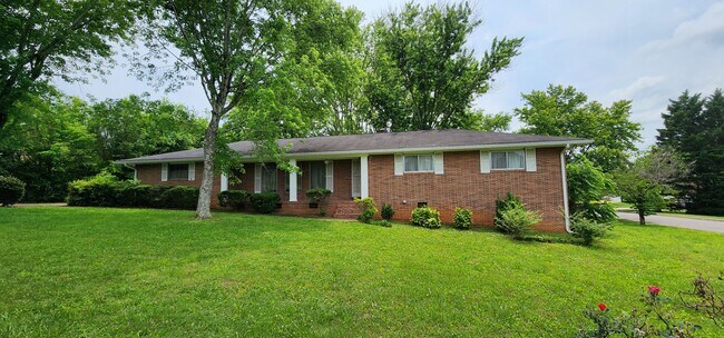 Foto del edificio - 3 Bed East Brainerd Ranch Home