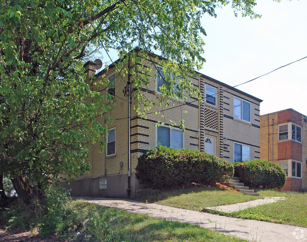 Foto del edificio - 1663 Summit Rd