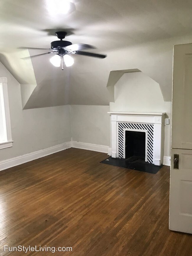 Building Photo - 1238 Garvin Pl
