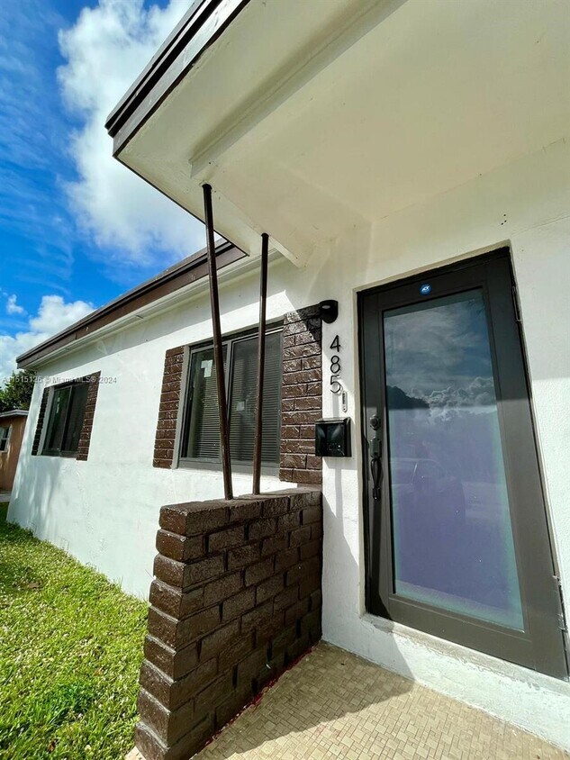 485 NE 136th St Unit 485, North Miami, FL 33161 Room for Rent in