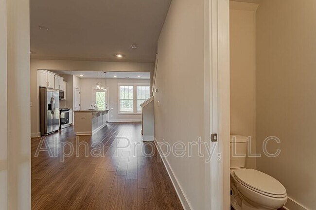 Foto del edificio - 32 Mardale Ln