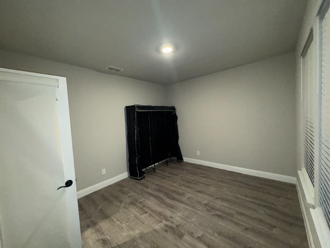 Photo - 1400 Razorbill Rd House