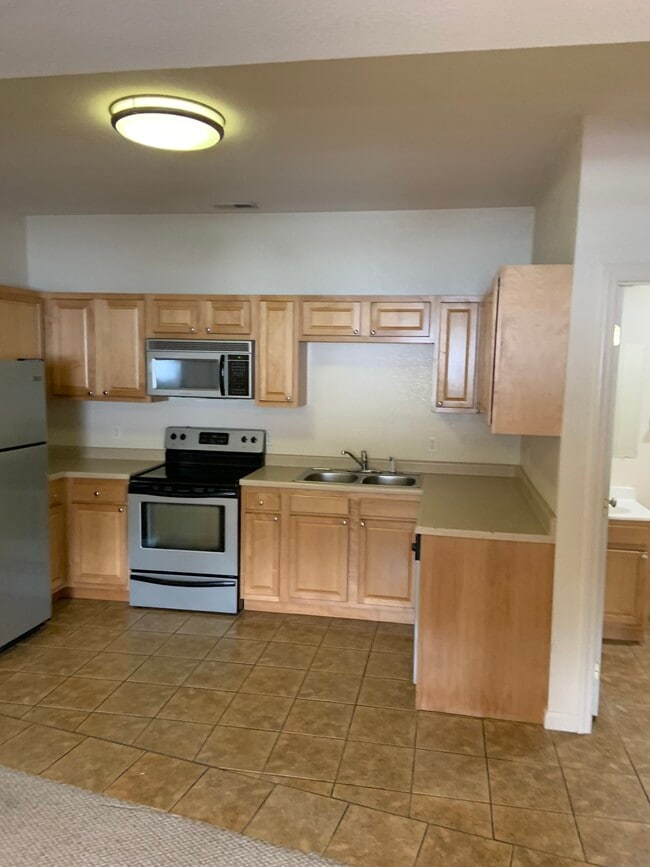 Building Photo - 211 Willey St