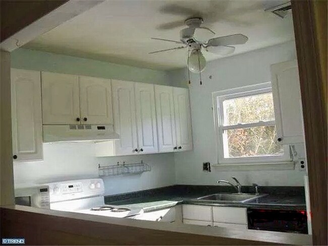Building Photo - 248 Ash Ln