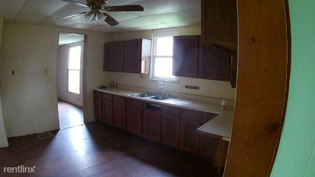 Foto del edificio - 3 br, 1 bath House - 1649 5th Ave A Unit A