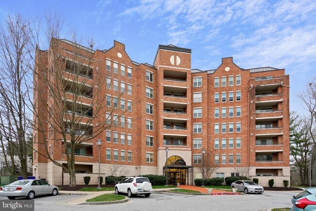 Foto del edificio - 7317 Eden Brook Dr