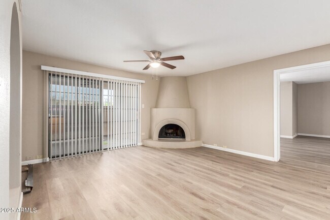 Foto del edificio - 10410 N Cave Creek Rd
