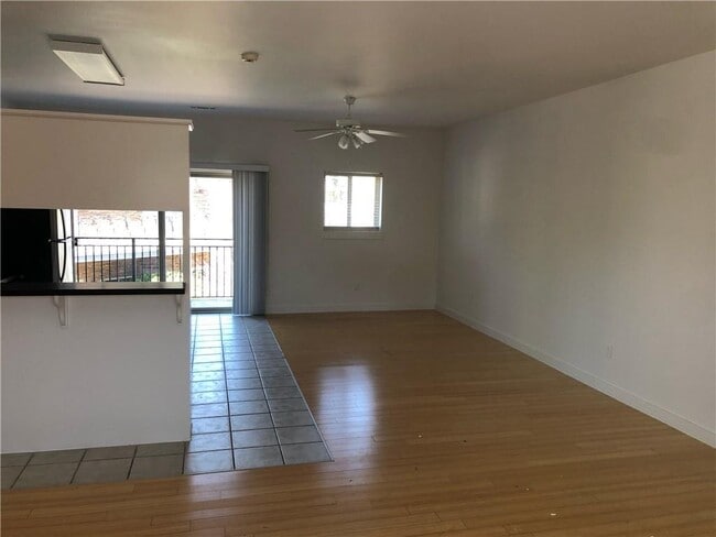 Foto del edificio - 300 SW 6th St