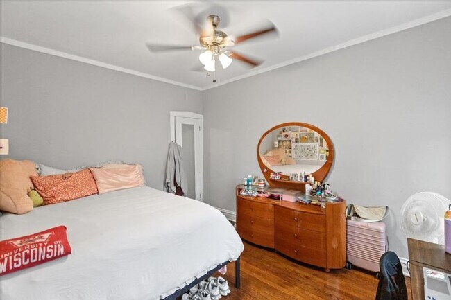 Foto del edificio - 3 bedroom in Chicago IL 60614