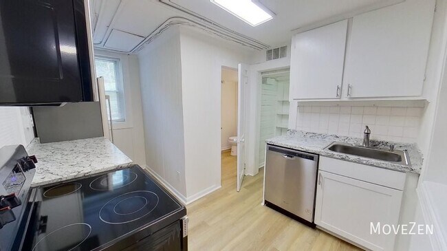 Building Photo - 415 Gardner St Raleigh NC 27607 Blocks to ...