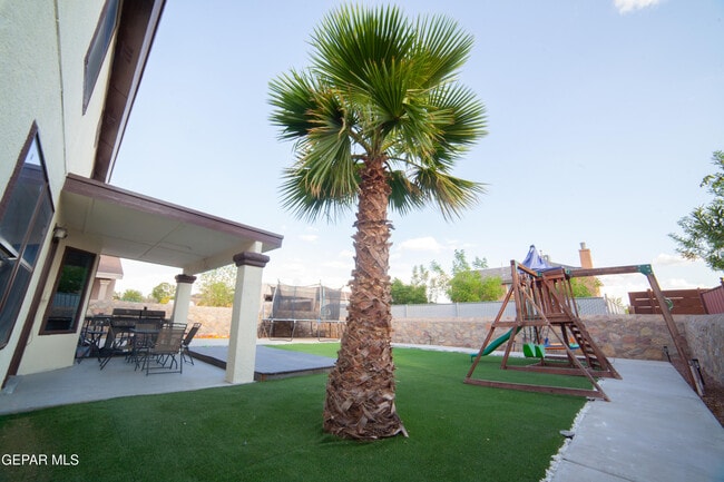 Foto del edificio - 13260 Emerald Creek Dr