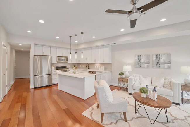 Foto del edificio - 1309 Park Rd NW