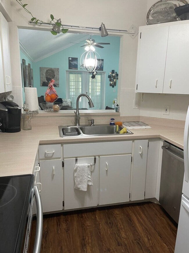 Building Photo - Port Orange 3-bedroom, 2 bath, villa locat...