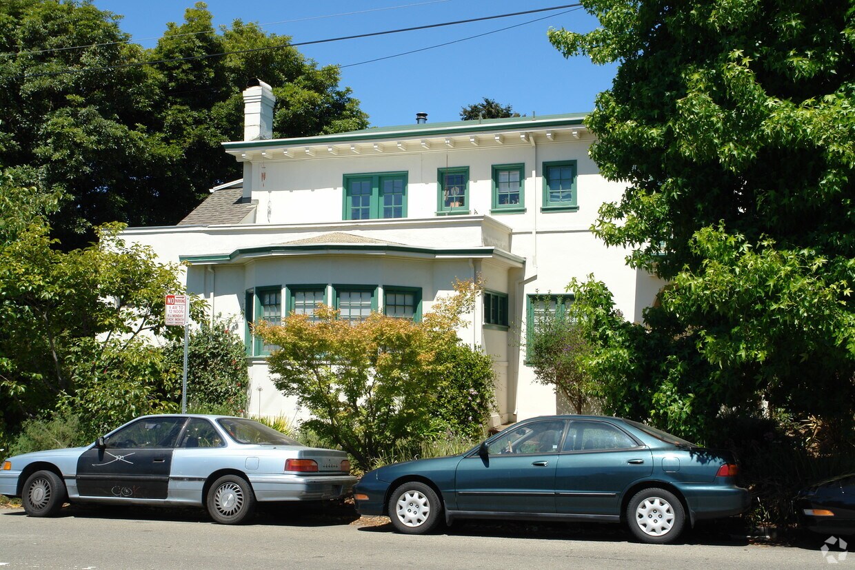 Foto del edificio - 3306 Claremont Ave
