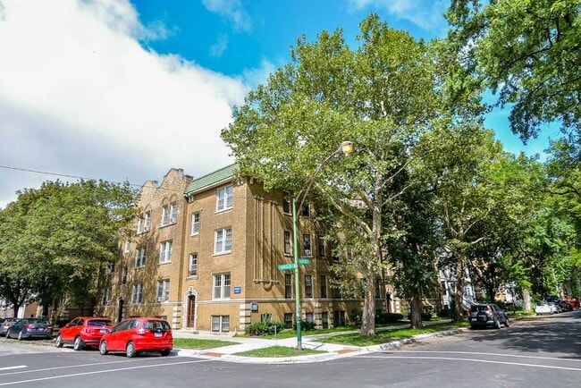 Building Photo - 2119 W Ainslie St