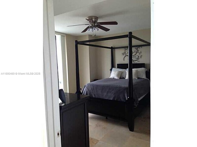 Foto del edificio - 185 SW 7th St