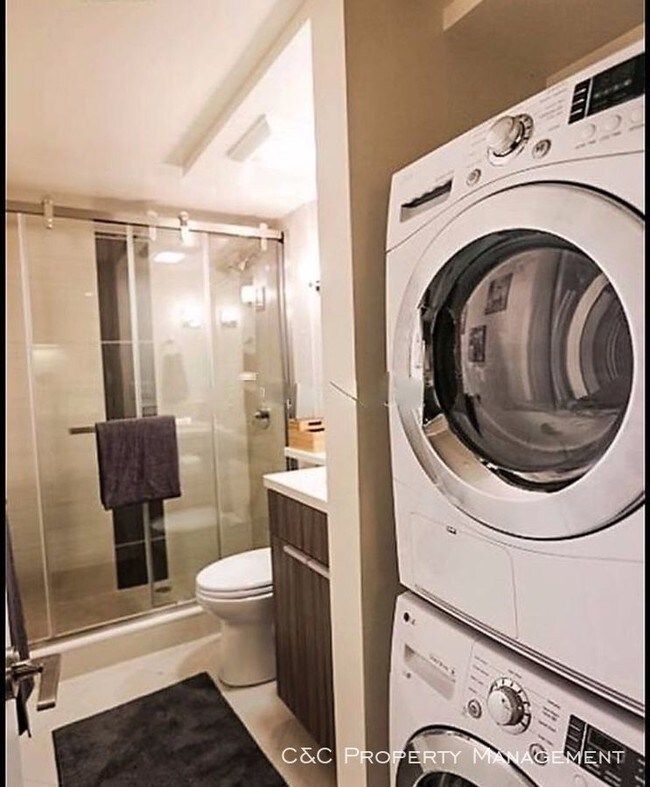 Building Photo - Stylish Studio Loft Apartment