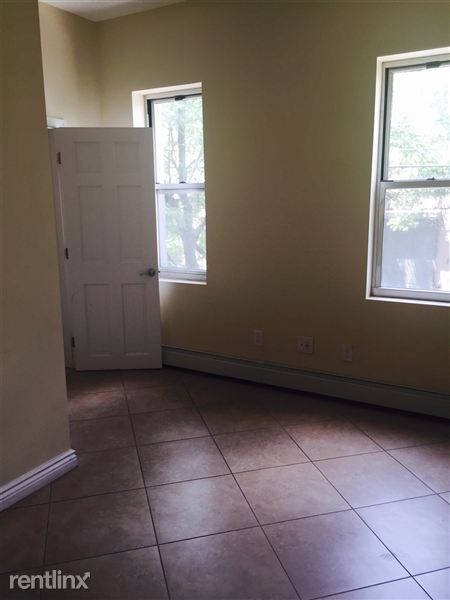 Building Photo - 2021 Steinway St