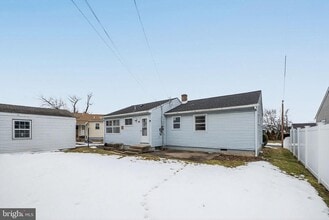 Building Photo - 1569 Fleming St