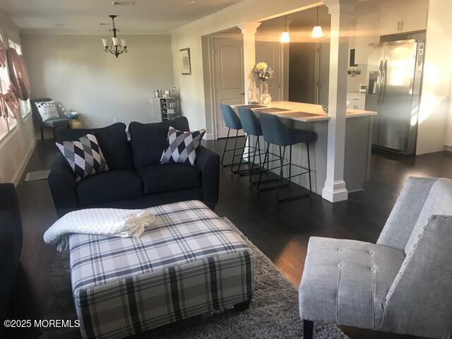 Building Photo - 715 Pine Dr