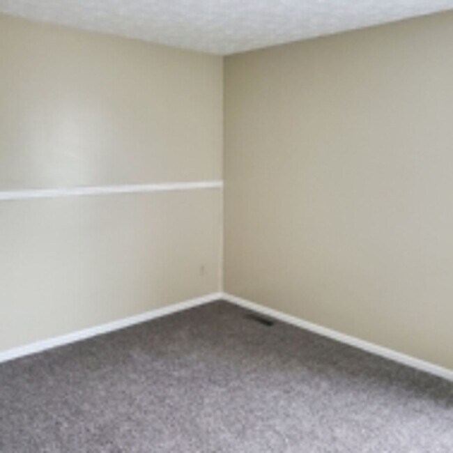 Foto del edificio - 2/3 Bed Room 1 ½ Townhouse for rent.