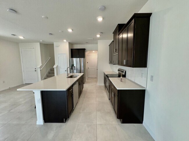 Foto del edificio - 4570 Small Creek Rd