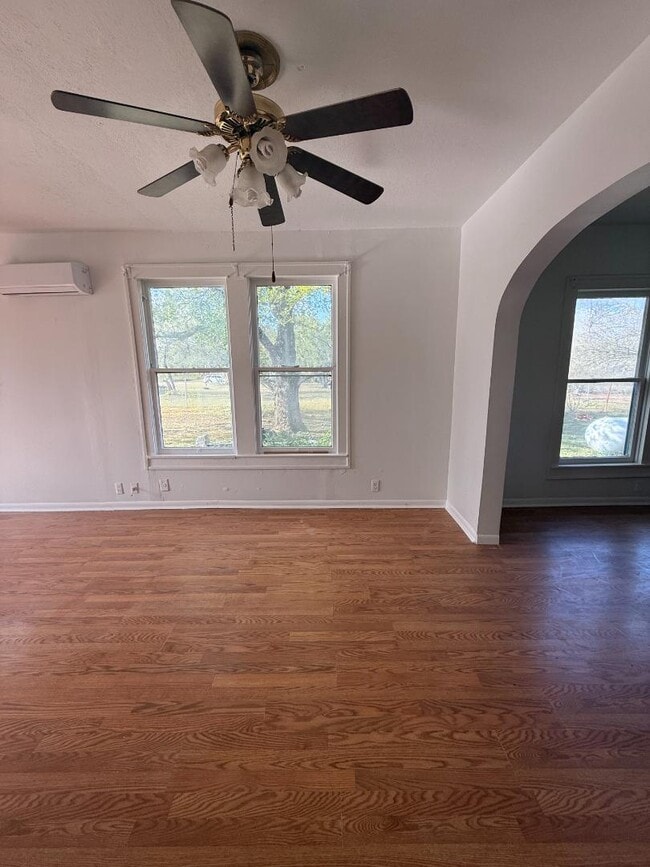 Foto del edificio - 8315 Fm 327