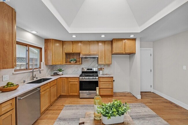 Foto del edificio - Updated Single-Story 4BR Home with Pool in Prime Pleasanton Valley Location