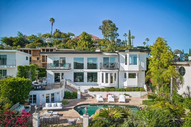 Foto del edificio - 2411 Mount Olympus Dr