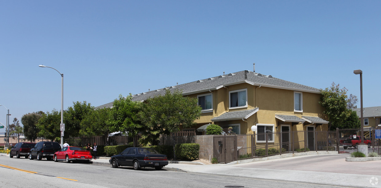 Building Photo - Sunshine Terrace Apartments