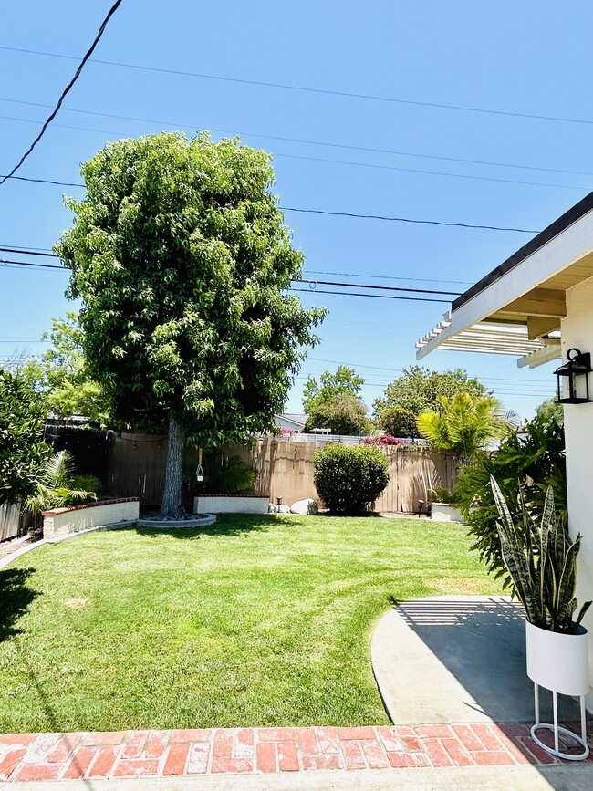 Building Photo - 18171 Beneta Way
