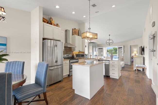Building Photo - 18551 Woodstream Dr