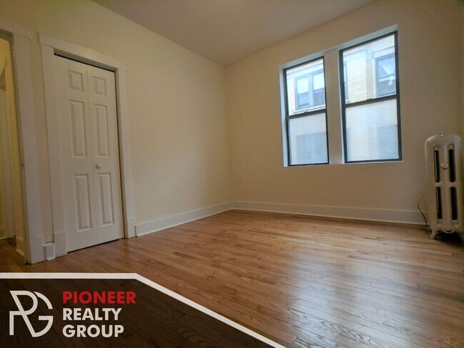Foto del edificio - 1532 N Kedzie Ave