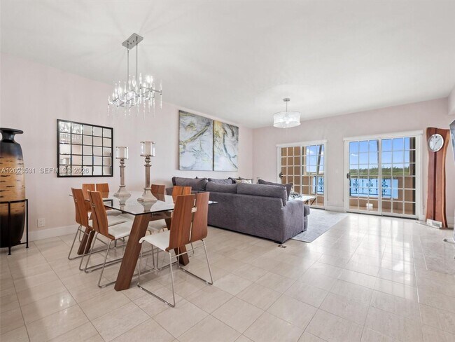 Foto del edificio - 2425 Fisher Island Dr