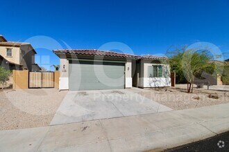 Building Photo - 744 E Diamond Dr