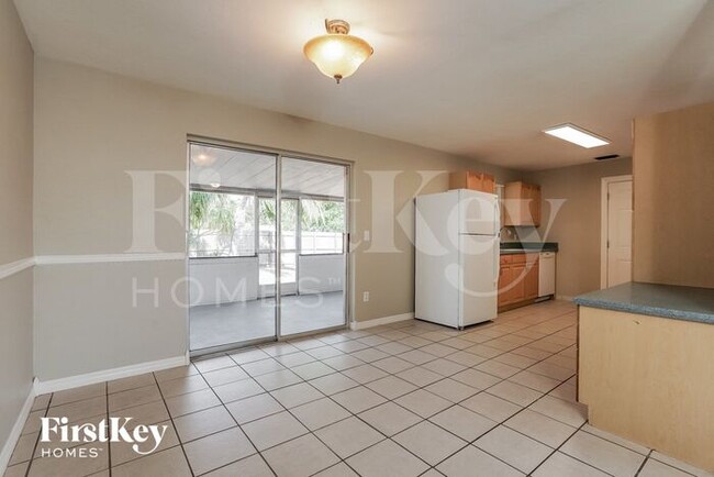 Foto del edificio - 18481 Holly Rd