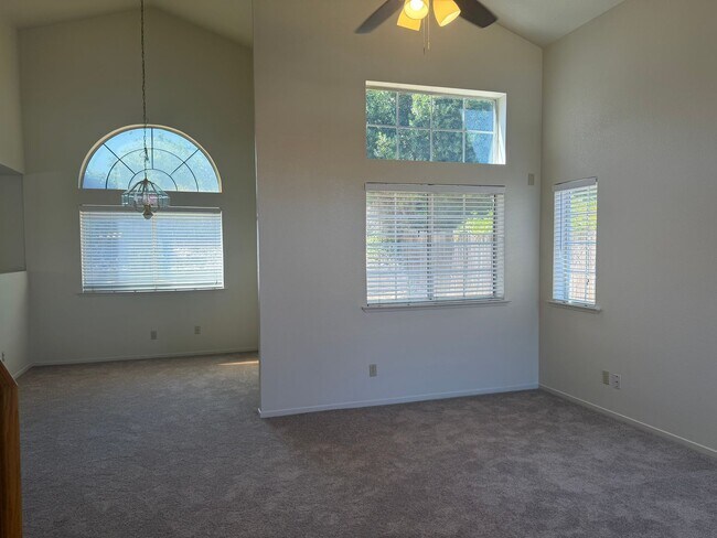 Building Photo - 8317 Bramble Bush Cir