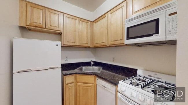 Building Photo - 0 bedroom in NEW YORK NY 10023
