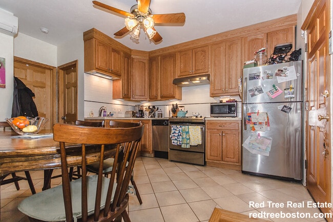 Building Photo - 5 Phillips St