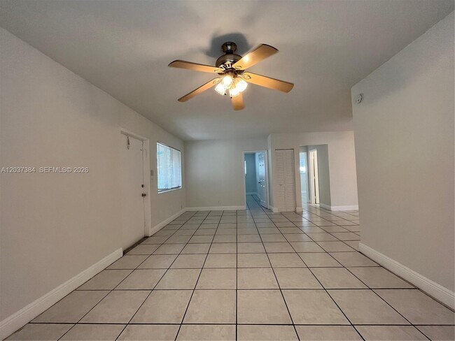 Foto del edificio - 240 NW 48th Ct