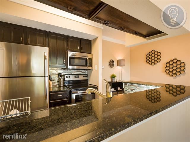 Foto principal - 7800 Midcrown Dr