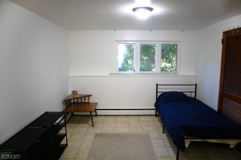 Primary Photo - 15 Slingerland Ave