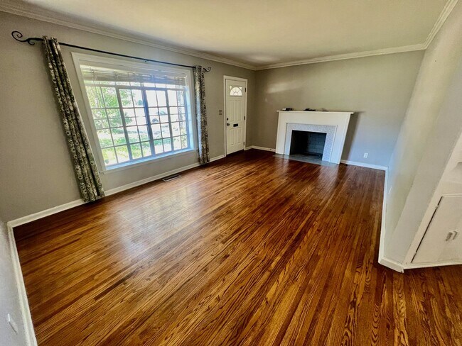 Foto del edificio - Charming Midtown Bungalow Close to TU, Hil...