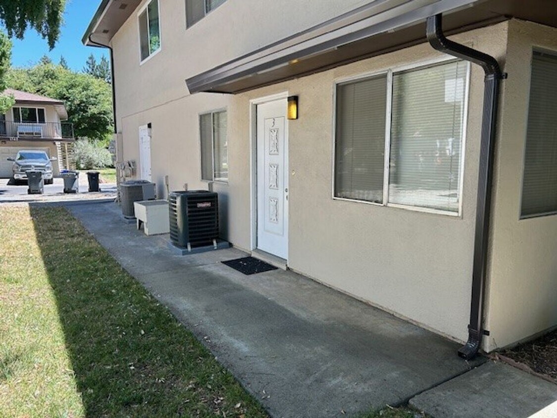 Primary Photo - La Buena Vida Townhouse