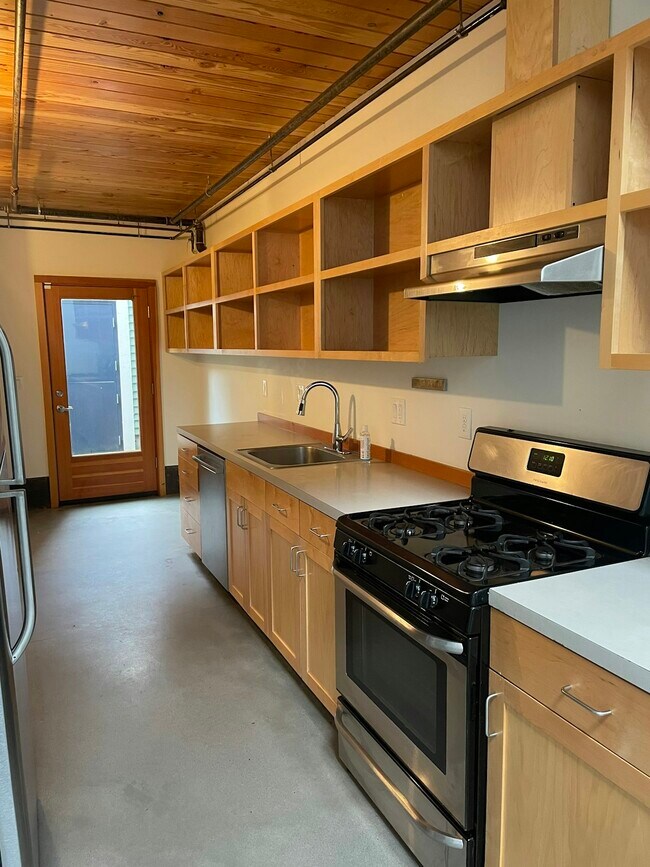 Photo - 8777 N Lombard St Apartment