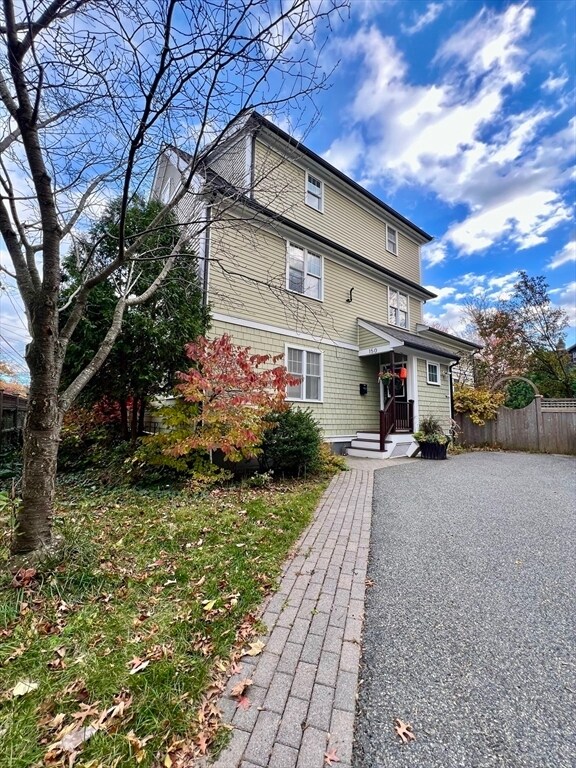 Primary Photo - 150 Vassal Ln