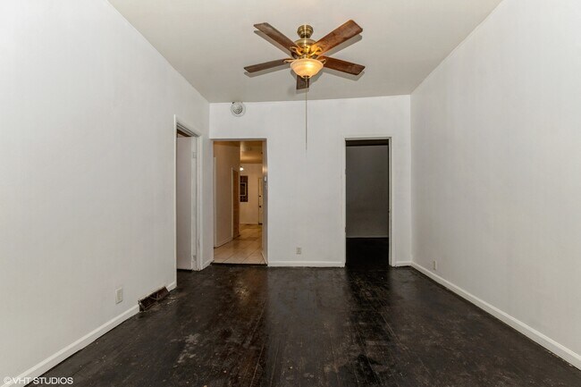 Foto del edificio - 3408 W Chicago Ave