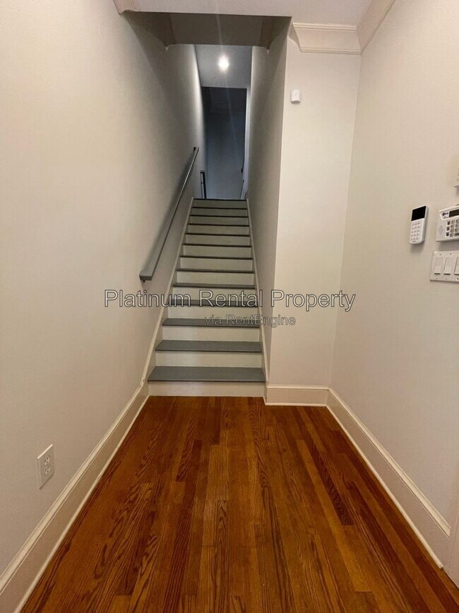 Building Photo - 1875 Adagio Dr